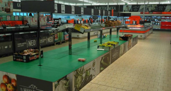 Άδεια τα ράφια στα σούπερ μάρκετ του Ηρακλείου (Photo) - Media