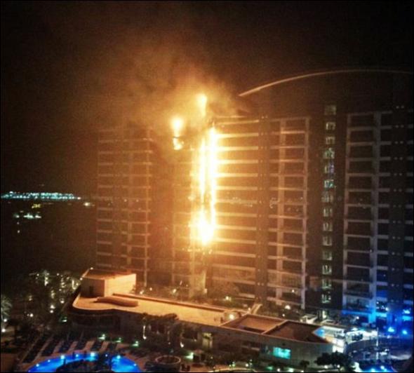 Ντουμπάι: Μεγάλη πυρκαγιά σε μπλοκ κατοικιών σε τεχνητό νησί - Media