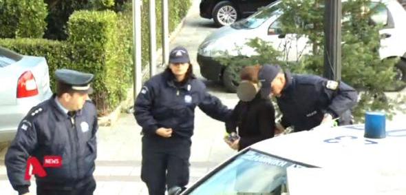 Λιποθύμησε η «μαύρη χήρα» στο δικαστήριο (Video) - Media