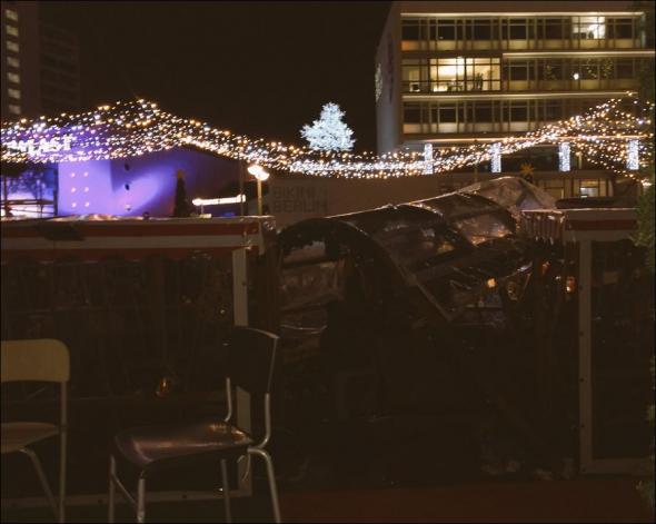 Γερμανική αστυνομία: Μείνετε σπίτια σας - Το μήνυμα της Μέρκελ για το μακελειό στο Βερολίνο - Media