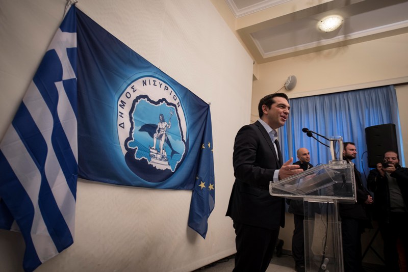 Σκληρή στάση Τσίπρα για ΔΝΤ: Δε θα ρωτήσουμε κανέναν για να δώσουμε το πλεόνασμα σε όσους το έχουν ανάγκη (Photos) - Media
