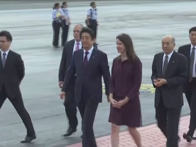 Χαβάη: Ιστορική επίσκεψη του  Ιάπωνα πρωθυπουργού στο Περλ Χάρμπορ - Media
