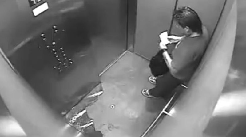 Ο πιο αηδιαστικός ντελιβεράς του κόσμου - Δε θα πιστέψετε τι έκανε μέσα στο ασανσέρ (Video) - Media