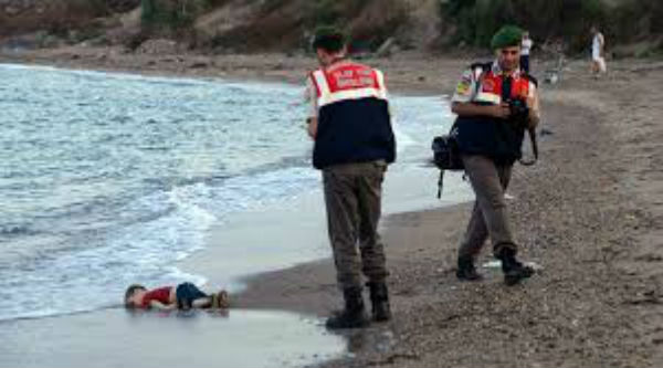 UNHCR: Νέο θλιβερό ρεκόρ - 5.000 πρόσφυγες και μετανάστες έχασαν τη ζωή τους στη Μεσόγειο  - Media