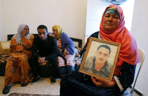 Σοκαρισμένη η οικογένεια του Τυνήσιου μακελάρη: Γιατί τον σκότωσαν και δεν τον συνέλαβαν; - Media