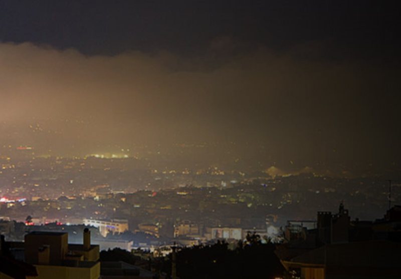 Συναγερμός από το υπουργείο Περιβάλλοντος: Μην ανάβετε τζάκια, κίνδυνος μεγάλης ατμοσφαιρικής ρύπανσης - Media