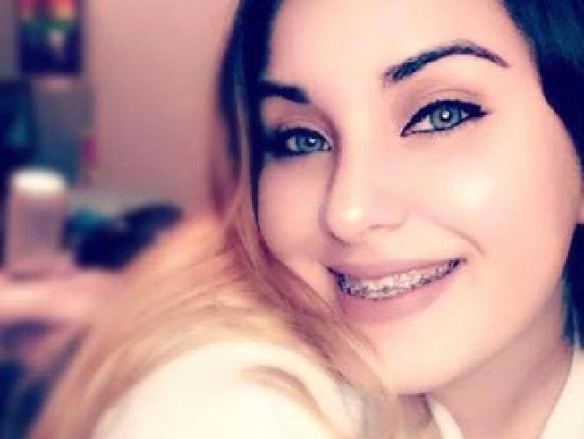 Δεκαοκτάχρονη, θύμα cyber-bullying, αυτοκτόνησε μπροστά στην οικογένειά της - Media