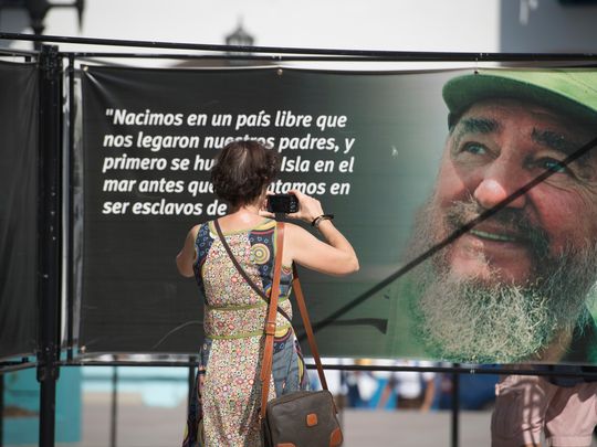 Φτάνει στο Σαντιάγκο η τέφρα του Κάστρο για το τελευταίο αντίο - Media