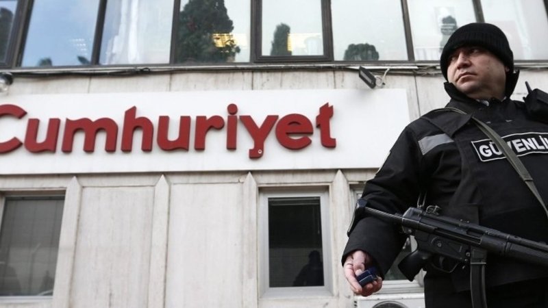 Τουρκία: Επίθεση ενόπλου στα γραφεία της εφημερίδας Τζουμχουριέτ (Photos) - Media