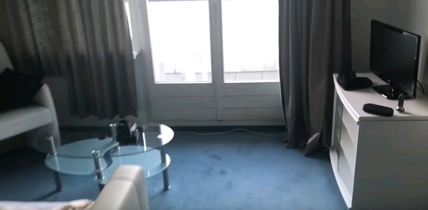 Η θέα από δωμάτιο ξενοδοχείου στην Ελβετία (Video) - Media