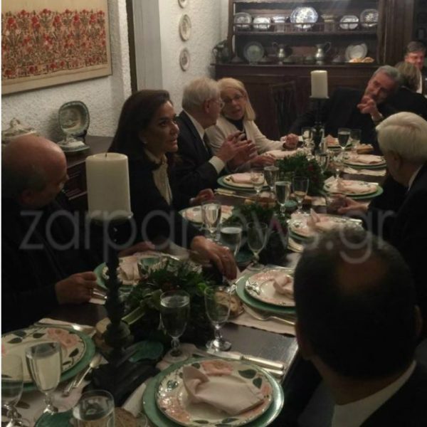 Οι κρητικοί μεζέδες της Ντόρας σε Παυλόπουλο και Βούτση (Photos) - Media