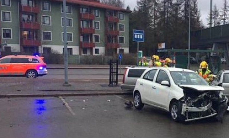 Αυτοκίνητο έπεσε σε πλήθος στο Ελσίνκι – Οι αρχές θεωρούν ότι δεν πρόκειται για τρομοκρατικό χτύπημα  - Media