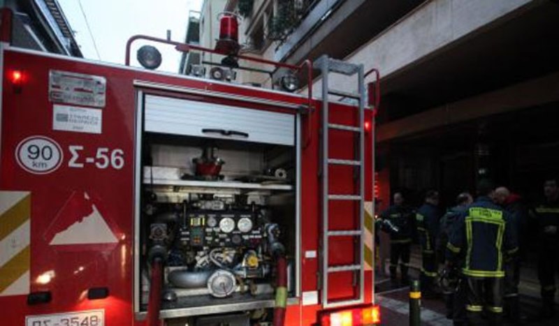 Θεσσαλονίκη: Ηλικιωμένος είδε το σπίτι του να καίγεται ολοσχερώς  - Media