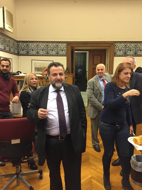 Οι ευχές του Κεγκέρογλου με ρακή και ξεροτήγανα - Media