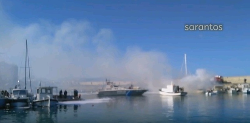Στις φλόγες σκάφος στο ενετικό λιμάνι του Ηρακλείου (Video) - Media