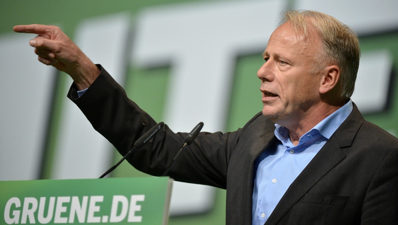 Τριτίν για Ελλάδα: Λένε ψέματα Μέρκελ και Σόιμπλε - Αναπόφευκτο το κούρεμα του χρέους - Media