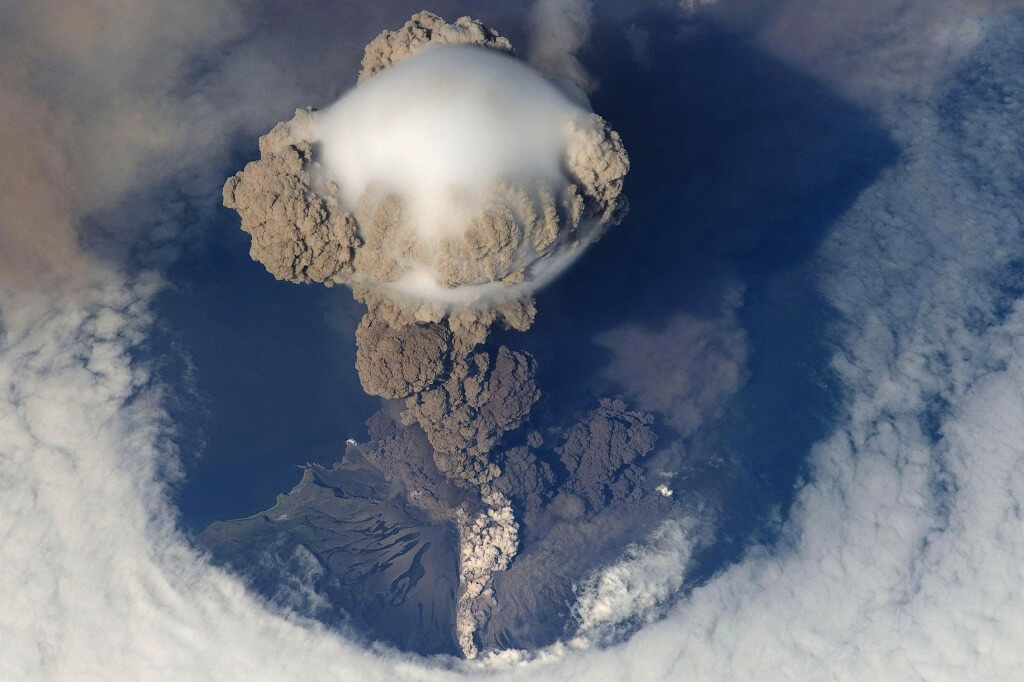 Το τσουνάμι και το ηφαίστειο που κατέστρεψαν τη Σαντορίνη (Photos) - Media
