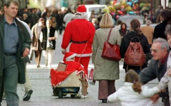 Εορταστικό ωράριο: Πώς θα λειτουργήσουν τα καταστήματα Παρασκευή και Σάββατο - Media