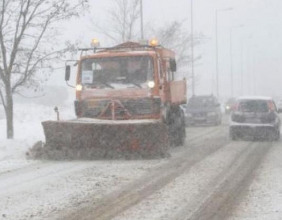 Κρήτη: Εγκλωβισμένοι οδηγοί λόγω του χιονιά - Media