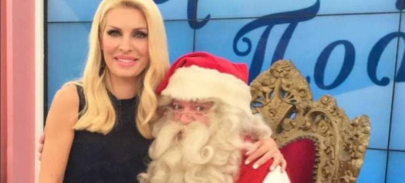 Η Ελένη Μενεγάκη στην αγκαλιά του Άγιου Βασίλη - Συγκέντρωσε 3.500 likes σε έξι λεπτά (Photo) - Media