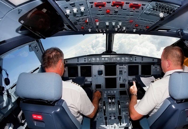 Έρευνα-σοκ: Κατάθλιψη και αυτοκτονικές τάσεις παραδέχονται οι πιλότοι! - Media