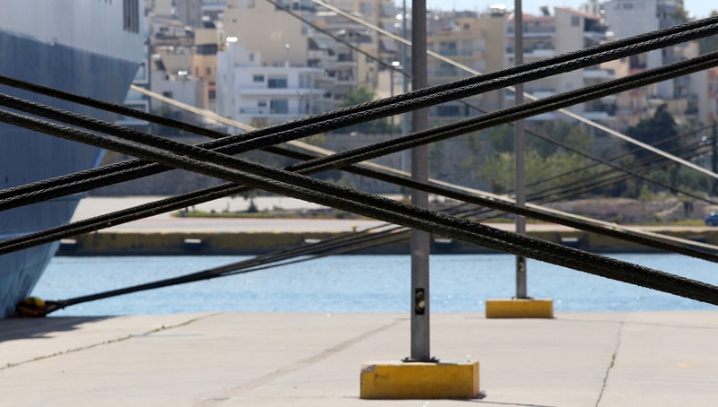 Δεμένα τα πλοία λόγω 48ωρης απεργίας τη ΠΝΟ - Media