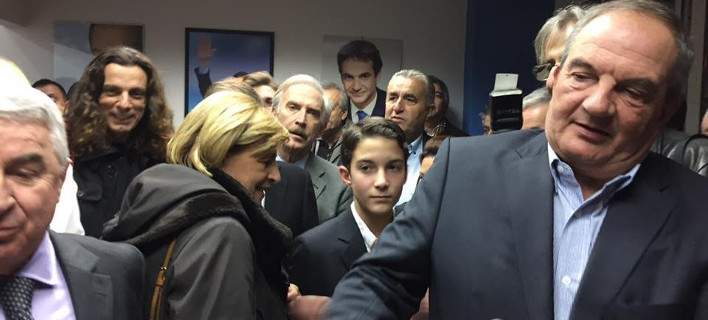 Με τον γιο του Αλέξανδρο ο Κώστας Καραμανλής στα εγκαίνια της τοπικής ΝΔ στη Ραφήνα (Photo) - Media