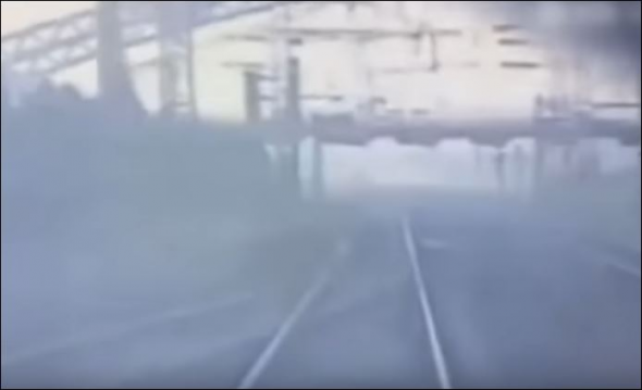 Τρένο παρέσυρε και σκότωσε εργάτες πάνω στις σιδηροδρομικές γραμμές (Photo-Video) - Media