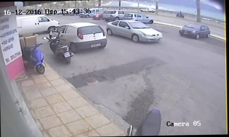 Σοβαρό τροχαίο στο Ηράκλειο - Τραυματίστηκε βρέφος (Photos - Video) - Media