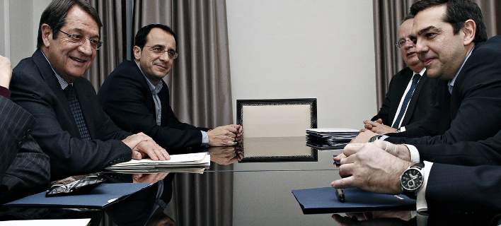 Τρίωρη συνάντηση Τσίπρα - Αναστασιάδη στις Βρυξέλλες για το Κυπριακό - Media