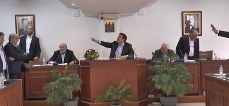 Αντιπαράθεση Τσίπρα με αγρότες και δημοσιογράφους - «Αν θέλετε θέατρο στις κάμερες, κάντε το έξω!» (Video) - Media