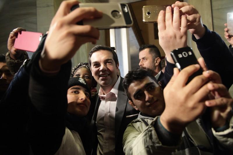 Ο διάλογος του Τσίπρα με παιδιά προσφύγων (Video) - Media