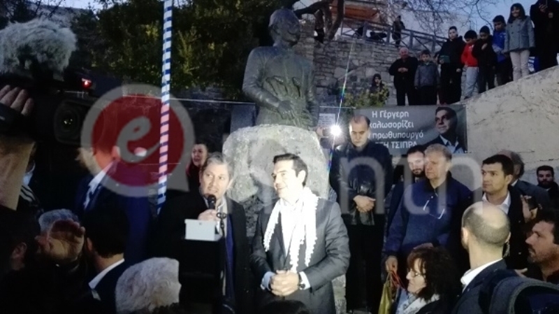 Mε... κρητικό σαρίκι στους ώμους μίλησε ο Τσίπρας (Photos) - Media
