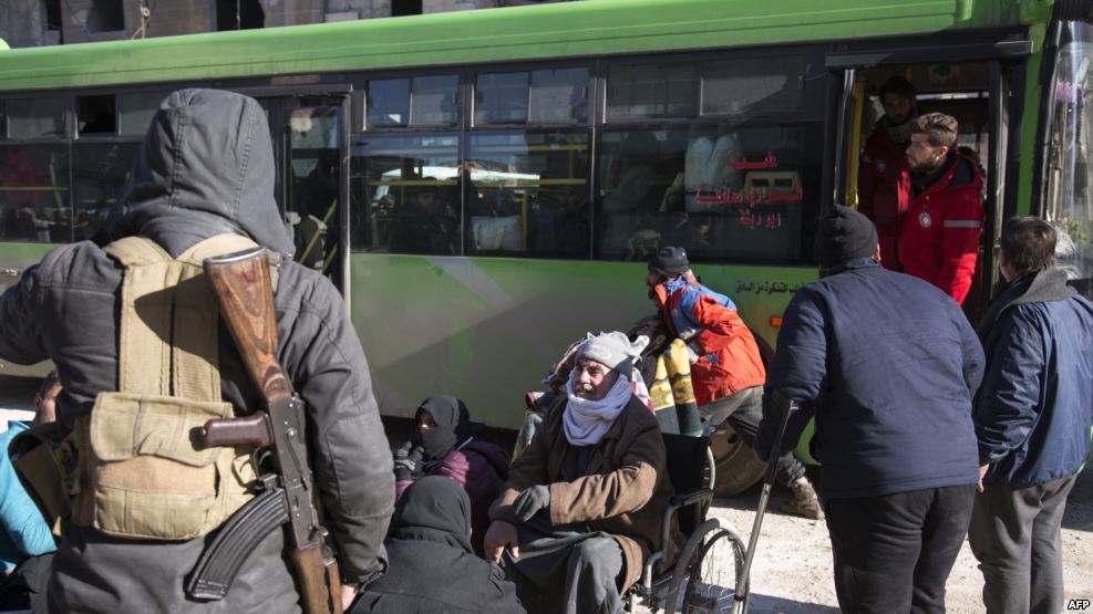 Περισσότεροι από 8.000 άμαχοι εγκατέλειψαν το Χαλέπι - Media