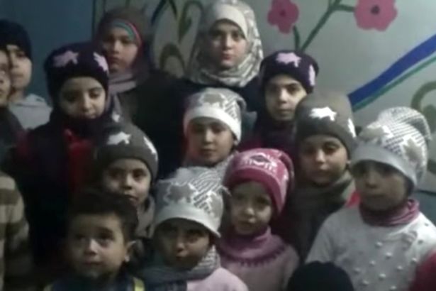 Tα παιδιά που είχαν εγκλωβιστεί σε ορφανοτροφείο στο Χαλέπι απομακρύνθηκαν με ασφάλεια - Media