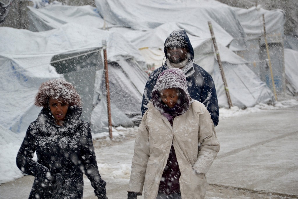 Spiegel κατά ΕΕ: Αγνοεί τη δυστυχία των προσφύγων στην Ελλάδα - Media