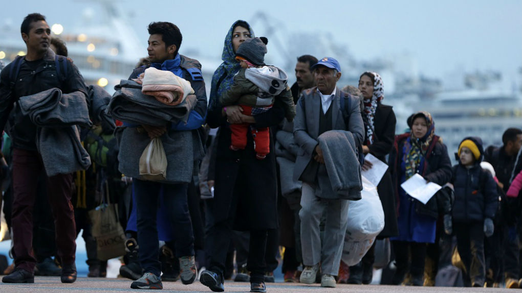 Σκληρή εικόνα από το δράμα των προσφύγων: Το παραμορφωμένο από το κρύο πόδι προσφυγόπουλου  - Media