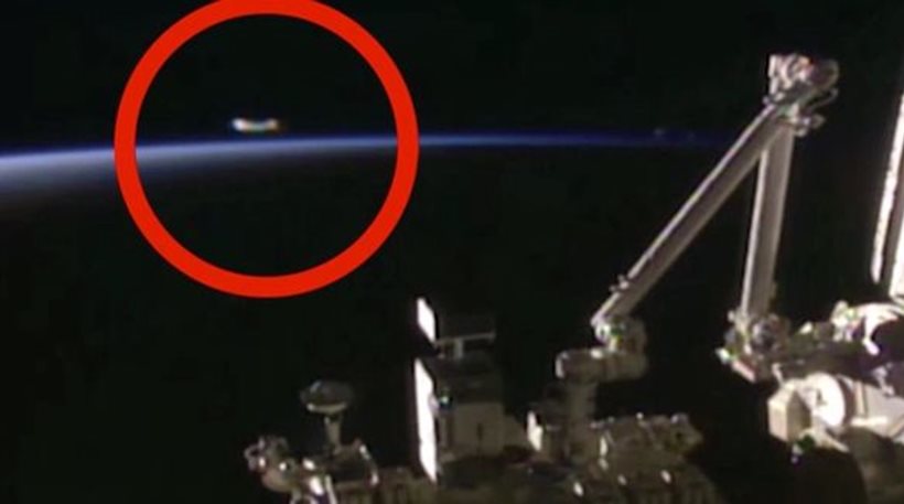 Εμφανίστηκε UFO στον Διαστημικό Σταθμό και η NASA αμέσως έριξε «μαύρο» στη ζωντανή μετάδοση - Σάλος από το βίντεο και θεωρίες συνωμοσίας (Video) - Media