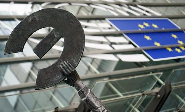 To μυστικό σχέδιο για τη λύση στο πρόβλημα χρέους της Ευρωζώνης - Συναγερμός για Σόιμπλε, ανησυχία στη Γερμανία - Media
