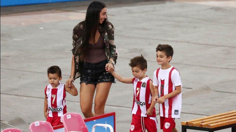 Βούτηξε με τα… Σπανουλάκια για τον σταυρό η Ολυμπία Χοψονίδου (Photo) - Media