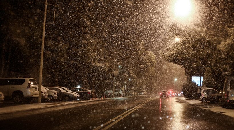 Χιονίζει στα ορεινά της Αττικής - Διακοπή κυκλοφορίας σε λεωφόρο Πάρνηθας και περιφερειακό Πεντέλης - Ν. Μάκρης  - Media