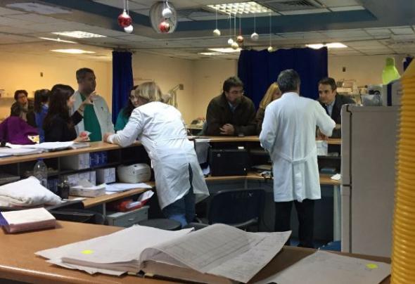 Αιφνιδιαστική επίσκεψη του Μητσοτάκη στον Ευαγγελισμό - Media