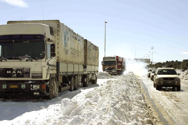 Απαγόρευση της κυκλοφορίας φορτηγών στην Ε.Ο. Αθήνας-Πάτρας - Media