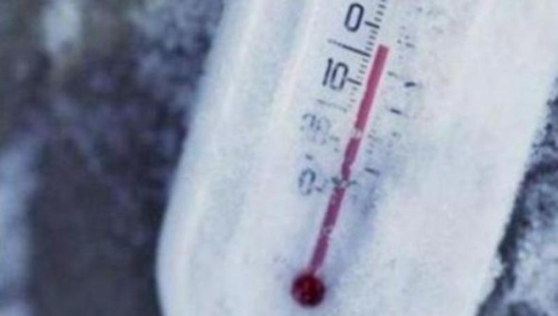 Στους -15 το θερμόμετρο στο Μέτσοβο - Πολικές θερμοκρασίες στη χώρα  - Media