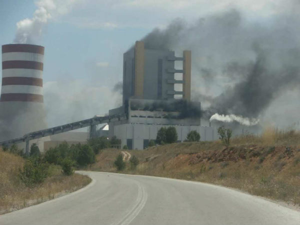 Παρολίγο τραγωδία στο Αμύνταιο: Καταπλακώθηκαν εκσκαφείς - Δεν κινδύνεψαν ζωές - Media