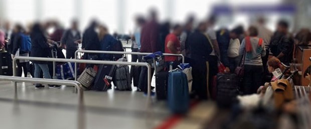 Πανικός στο αεροδρόμιο της Αττάλειας - Άντρας φώναζε  «έχω βόμβα πάνω μου» - Media