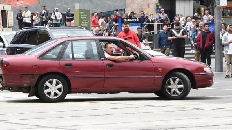 Μια γυναίκα το έκτο θύμα του 26χρονου που έριξε το αυτοκίνητό του σε πεζούς στη Μελβούρνη - Media