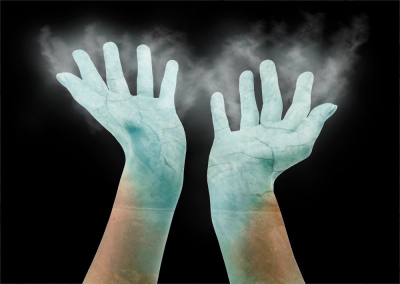Δεν φταίει πάντα το κρύο: Τρεις σοβαρές παθήσεις που «κρύβουν» τα παγωμένα χέρια - Media