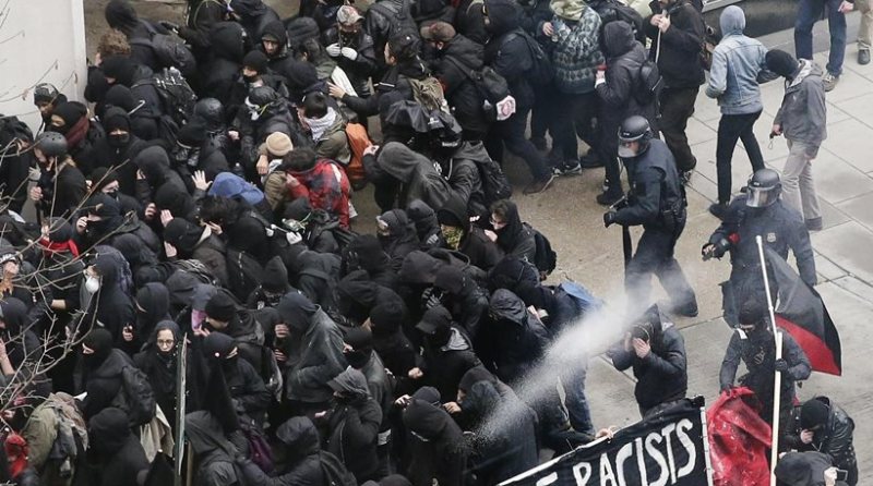 Ορκωμοσία Τραμπ: Με 10 χρόνια φυλάκιση κινδυνεύουν δημοσιογράφοι που κάλυψαν τα επεισόδια  - Media