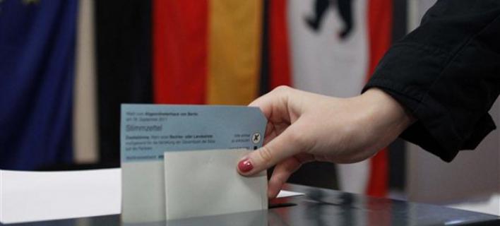 Τρίτο κόμμα στη Γερμανία το ξενοφοβικό AfD-Πτώση για το κόμμα της Μέρκελ - Media